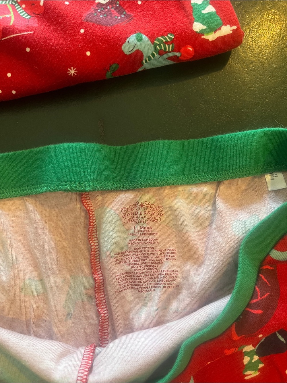 2pc Men’s Holiday PJ Set - Picture 9 of 11